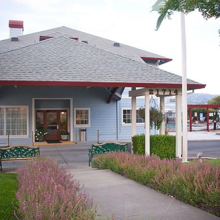 Geyserville Inn Екстериор снимка