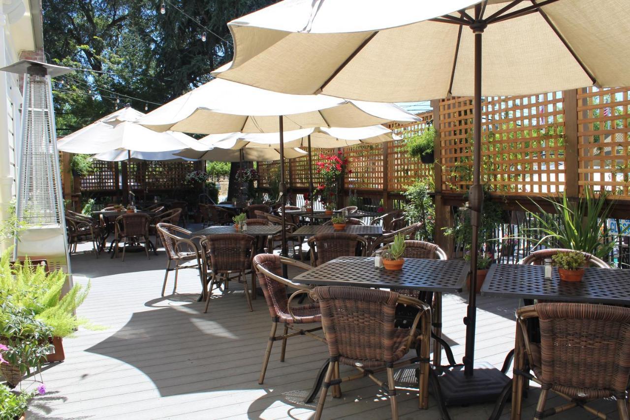Geyserville Inn Екстериор снимка